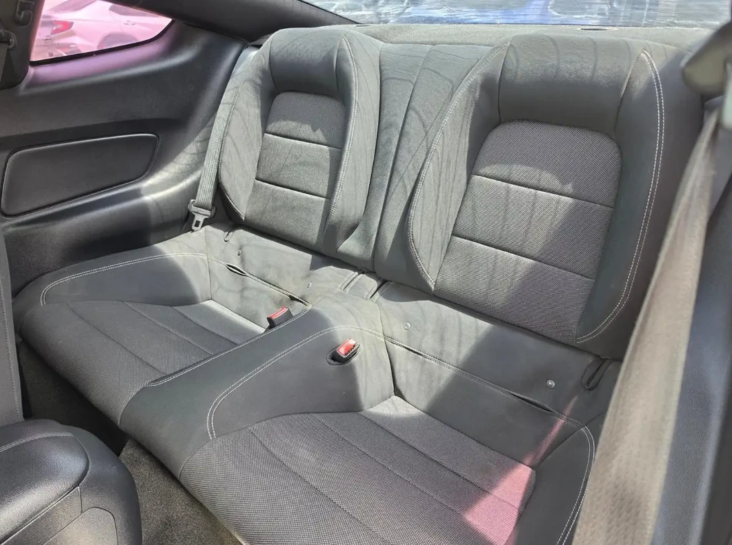 Ford Mustang  V6 Fastback, снимка 15 - Автомобили и джипове - 54999993