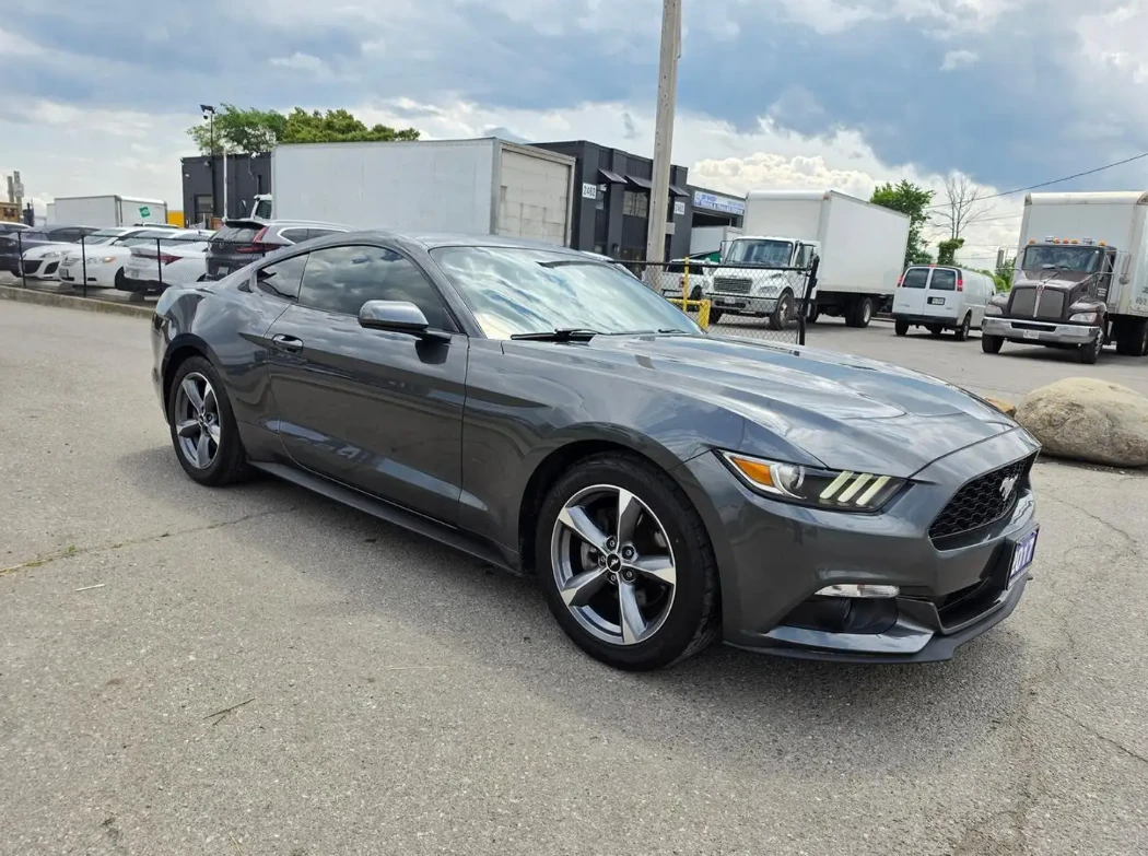 Ford Mustang  V6 Fastback