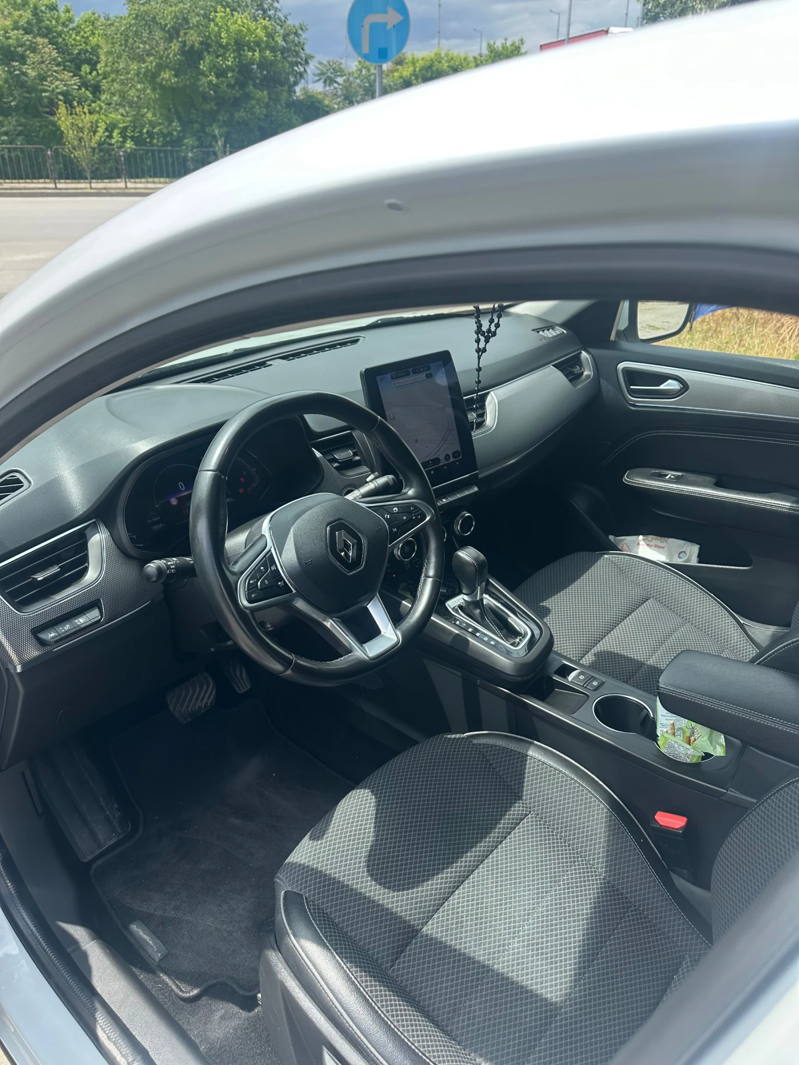 Renault Arkana 1.6 E tech hybrid, снимка 9 - Автомобили и джипове - 55016383