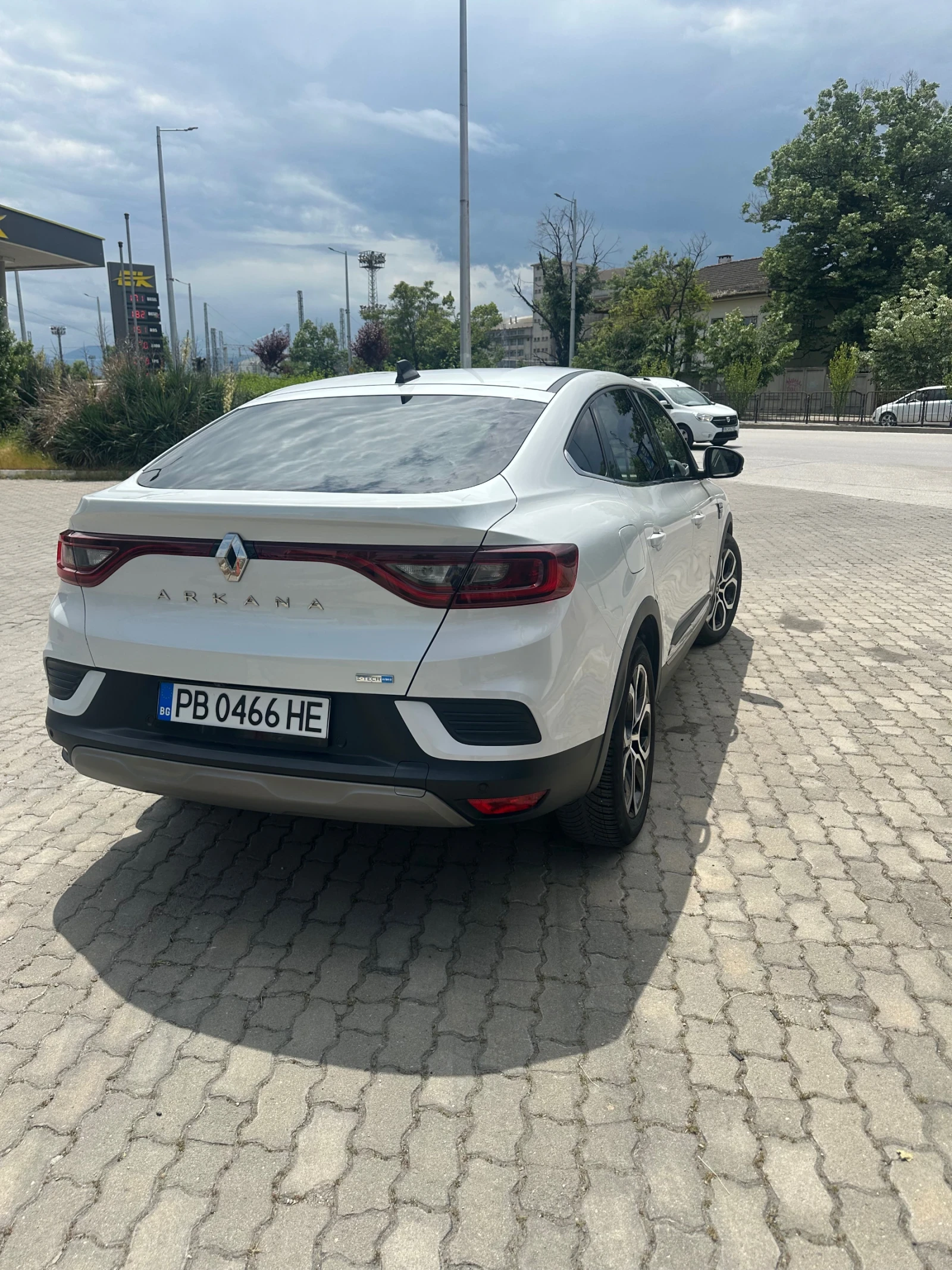Renault Arkana 1.6 E tech hybrid, снимка 5 - Автомобили и джипове - 55016383