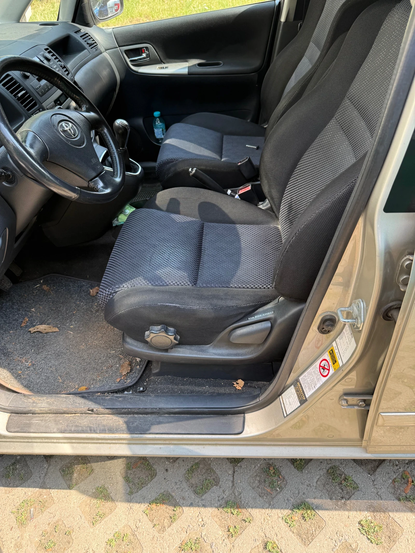 Toyota Corolla verso, снимка 11 - Автомобили и джипове - 55546188