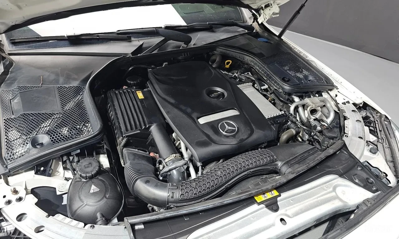 Mercedes-Benz C 200 AMG, снимка 4 - Автомобили и джипове - 55643462