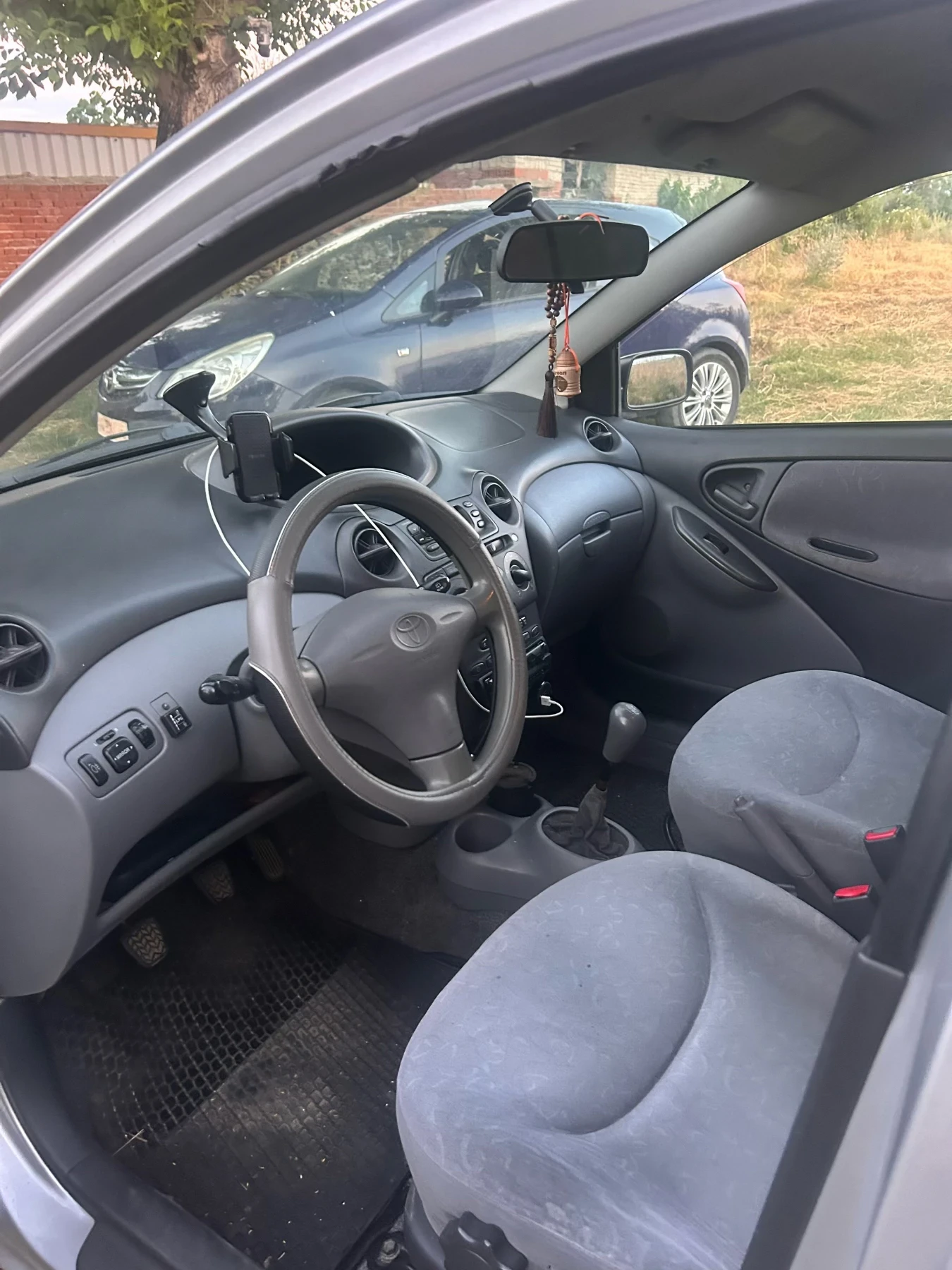 Toyota Yaris 1.0, снимка 6 - Автомобили и джипове - 55652856