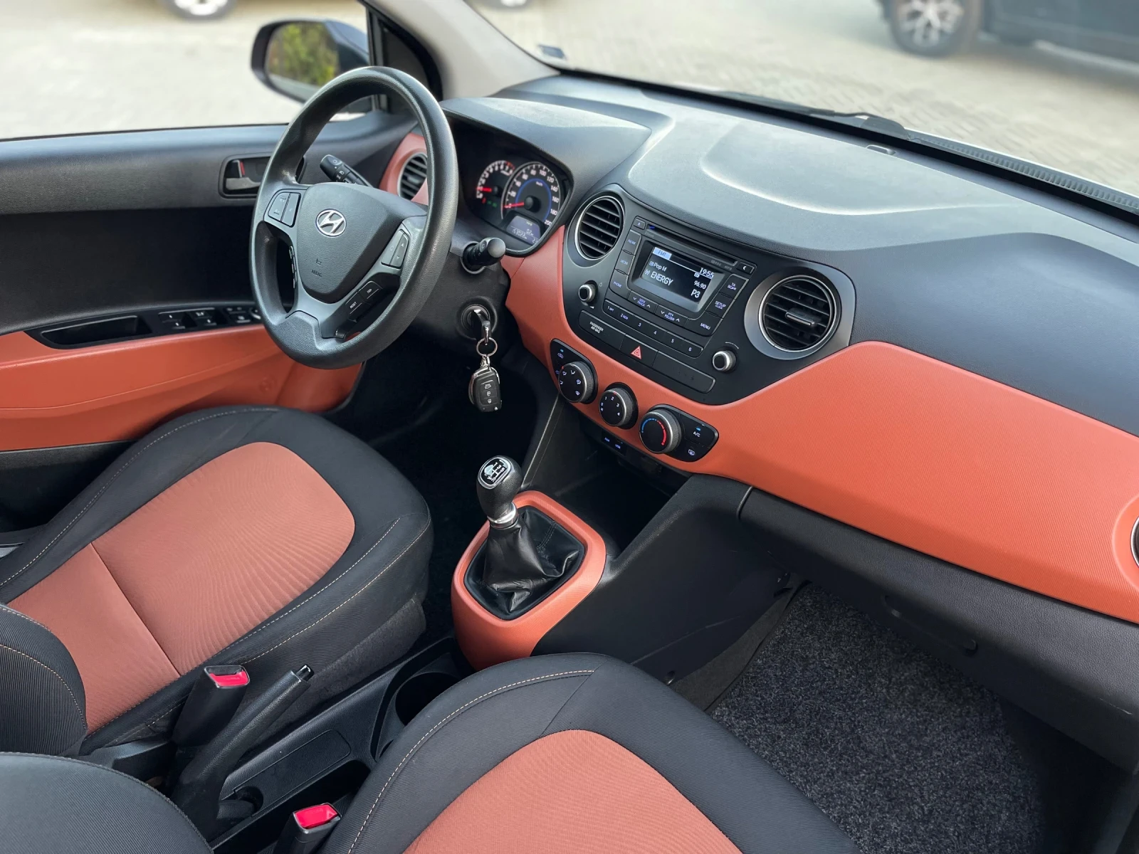 Hyundai I10 Гфа/Бензин, снимка 9 - Автомобили и джипове - 55676025