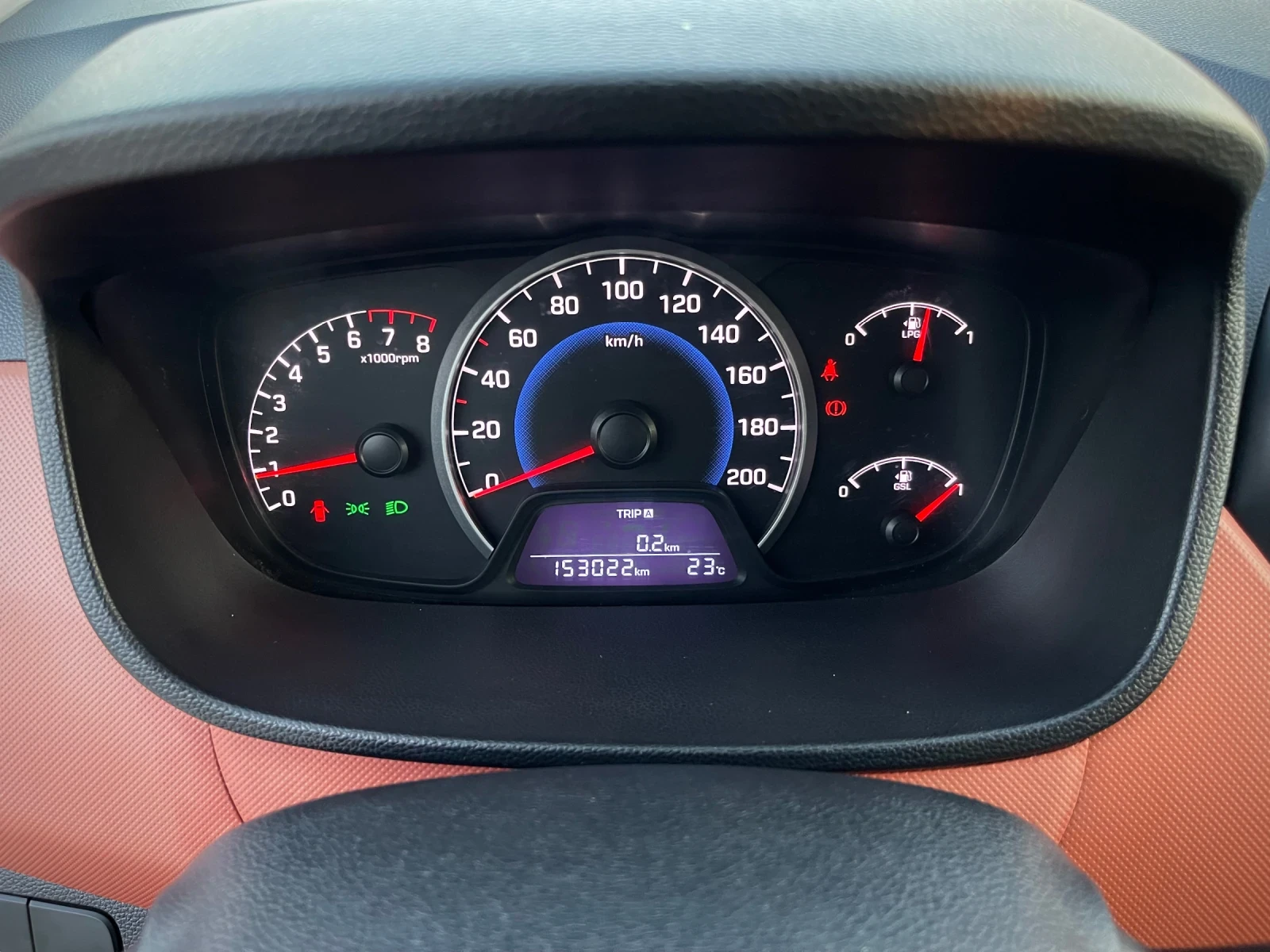 Hyundai I10 Гфа/Бензин, снимка 14 - Автомобили и джипове - 55676025