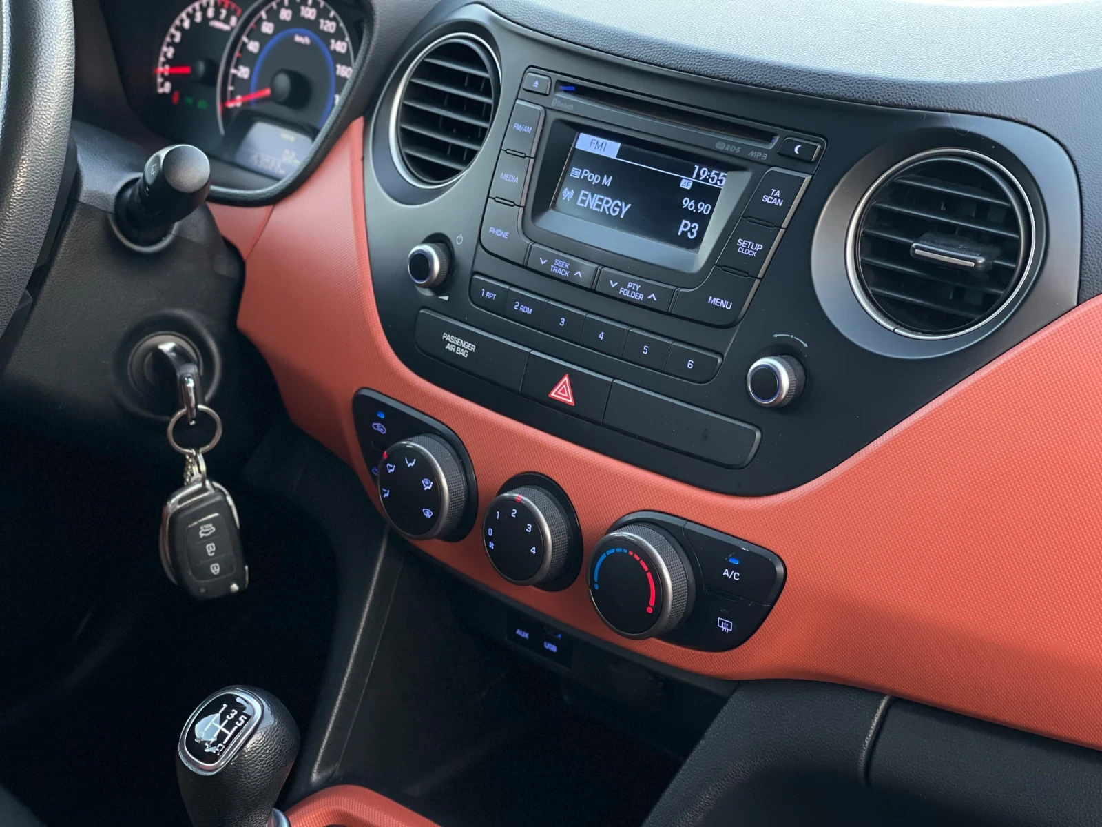 Hyundai I10 Гфа/Бензин, снимка 10 - Автомобили и джипове - 55676025