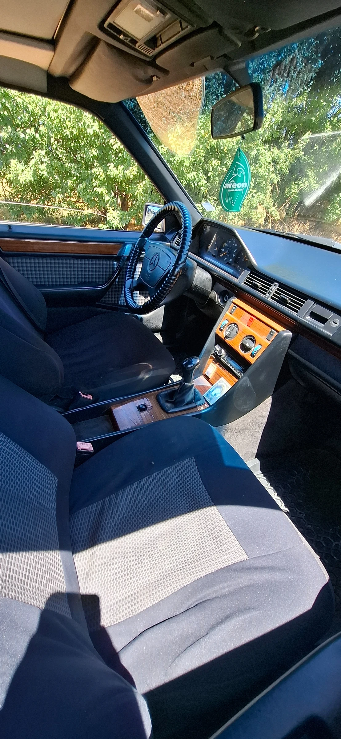 Mercedes-Benz 200, снимка 4 - Автомобили и джипове - 55847558