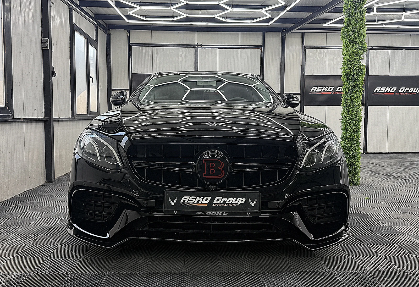 Mercedes-Benz E 220 BRABUS/9gt/KeylessGo/СОБСТВЕН ЛИЗИНГ, снимка 2 - Автомобили и джипове - 55989323