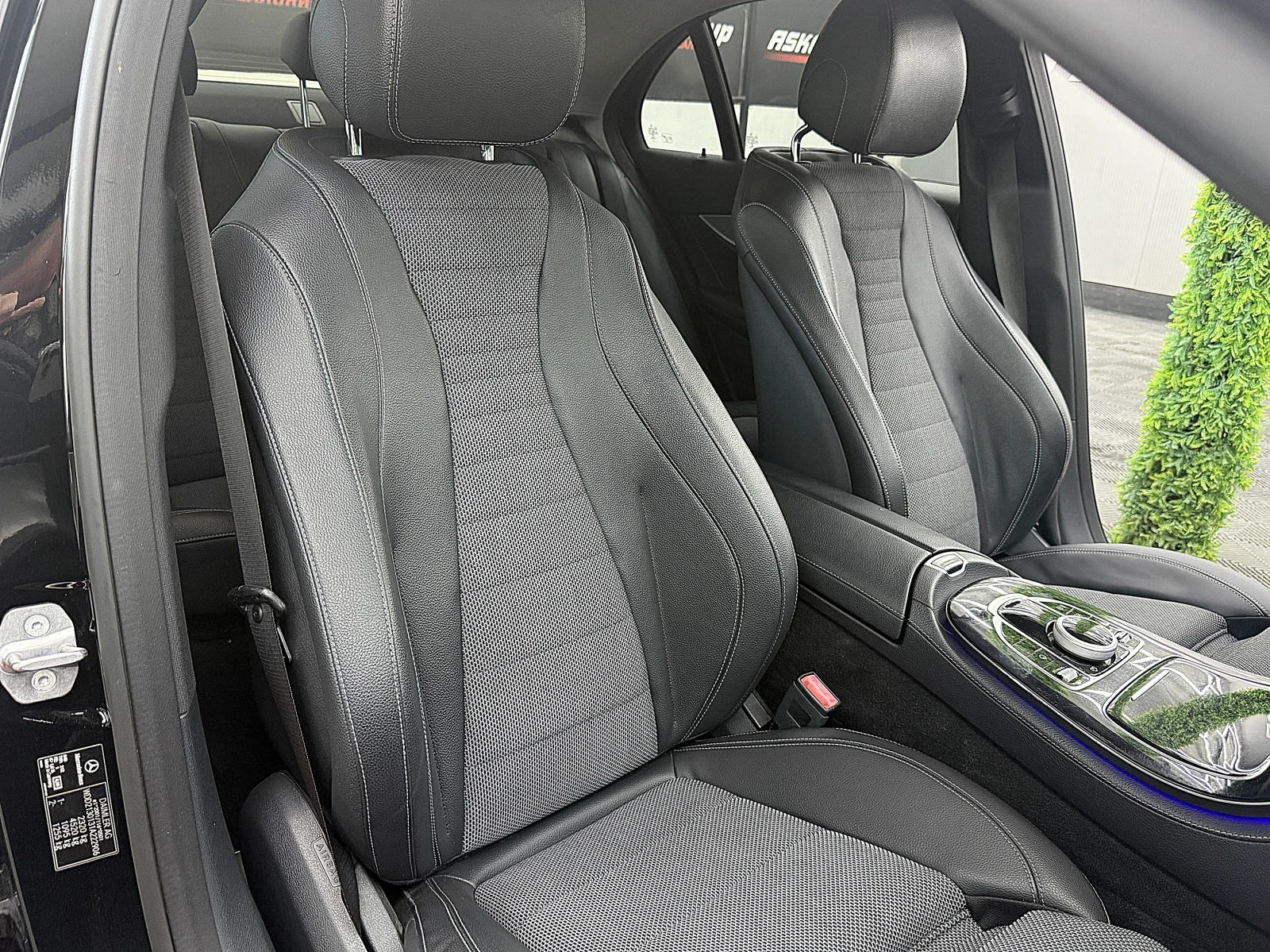 Mercedes-Benz E 220 BRABUS/9gt/KeylessGo/СОБСТВЕН ЛИЗИНГ, снимка 16 - Автомобили и джипове - 55989323