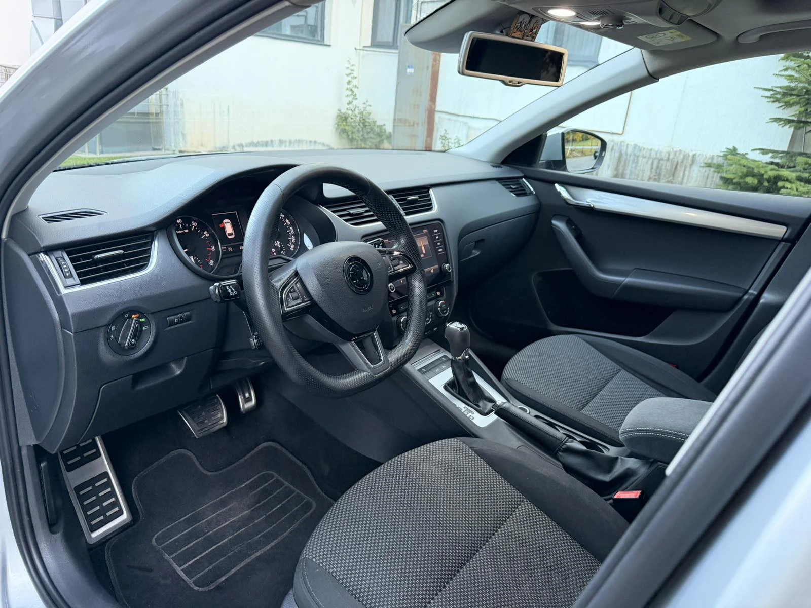 Skoda Octavia 1.8 TSI / 4X4 / DSG | Mobile.bg � ����������� 12