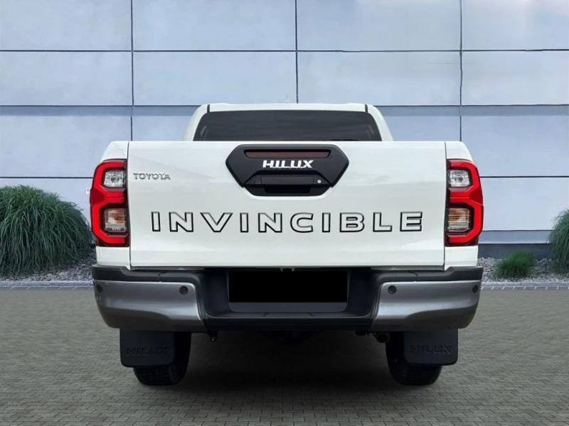 Toyota Hilux 2.8 D-4D/INVINCIBLE/DOUBLE CAB/JBL/360/, снимка 5 - Автомобили и джипове - 51263856
