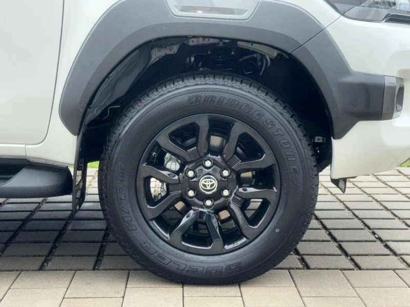 Toyota Hilux 2.8 D-4D/INVINCIBLE/DOUBLE CAB/JBL/360/, снимка 7 - Автомобили и джипове - 51263856