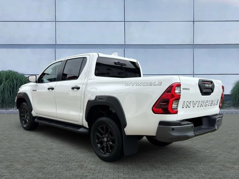Toyota Hilux 2.8 D-4D/INVINCIBLE/DOUBLE CAB/JBL/360/, снимка 4 - Автомобили и джипове - 51263856
