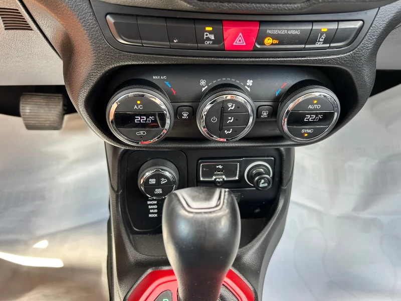 Jeep Renegade TRAILHAWK 2.0d 170к.с, снимка 12 - Автомобили и джипове - 51624746