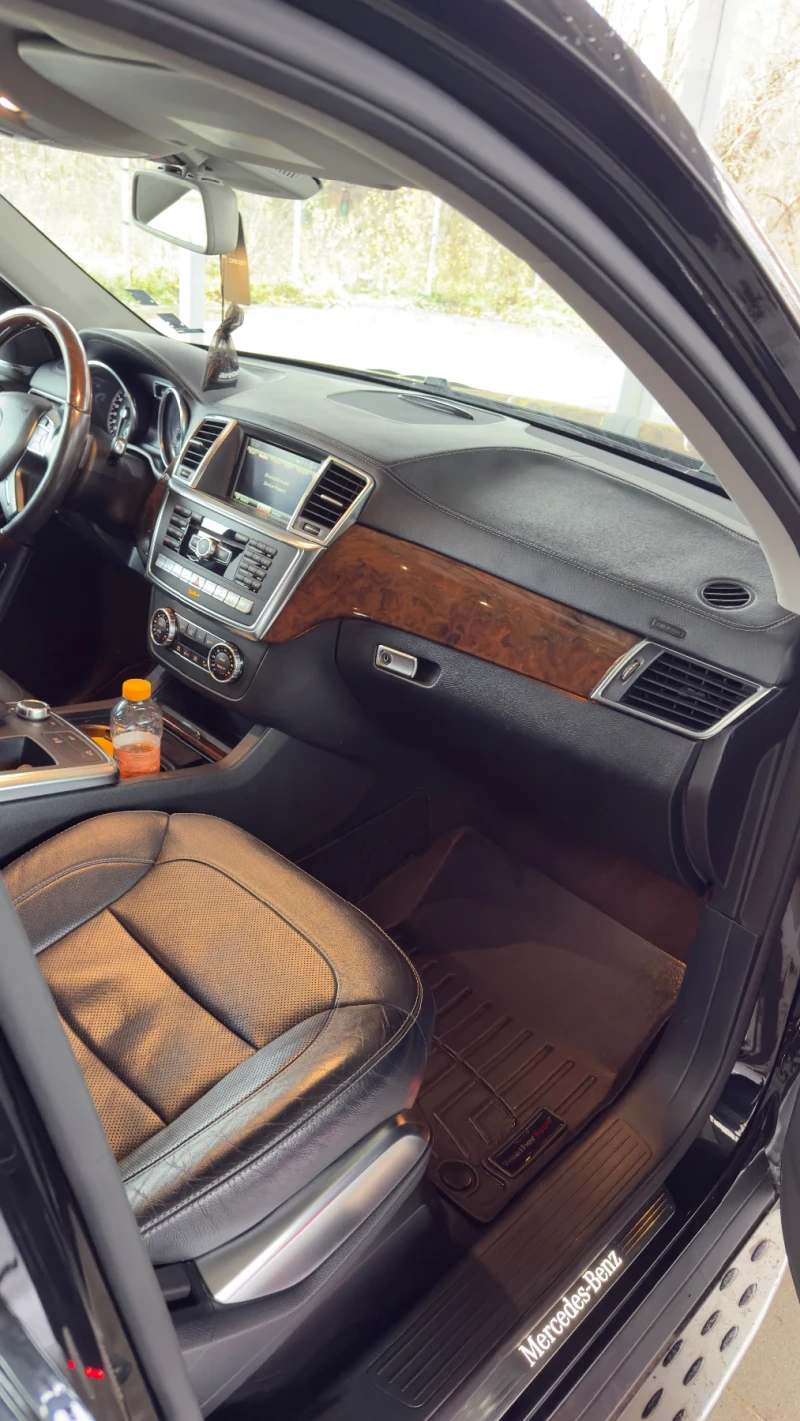 Mercedes-Benz GL 550, снимка 11 - Автомобили и джипове - 53251883