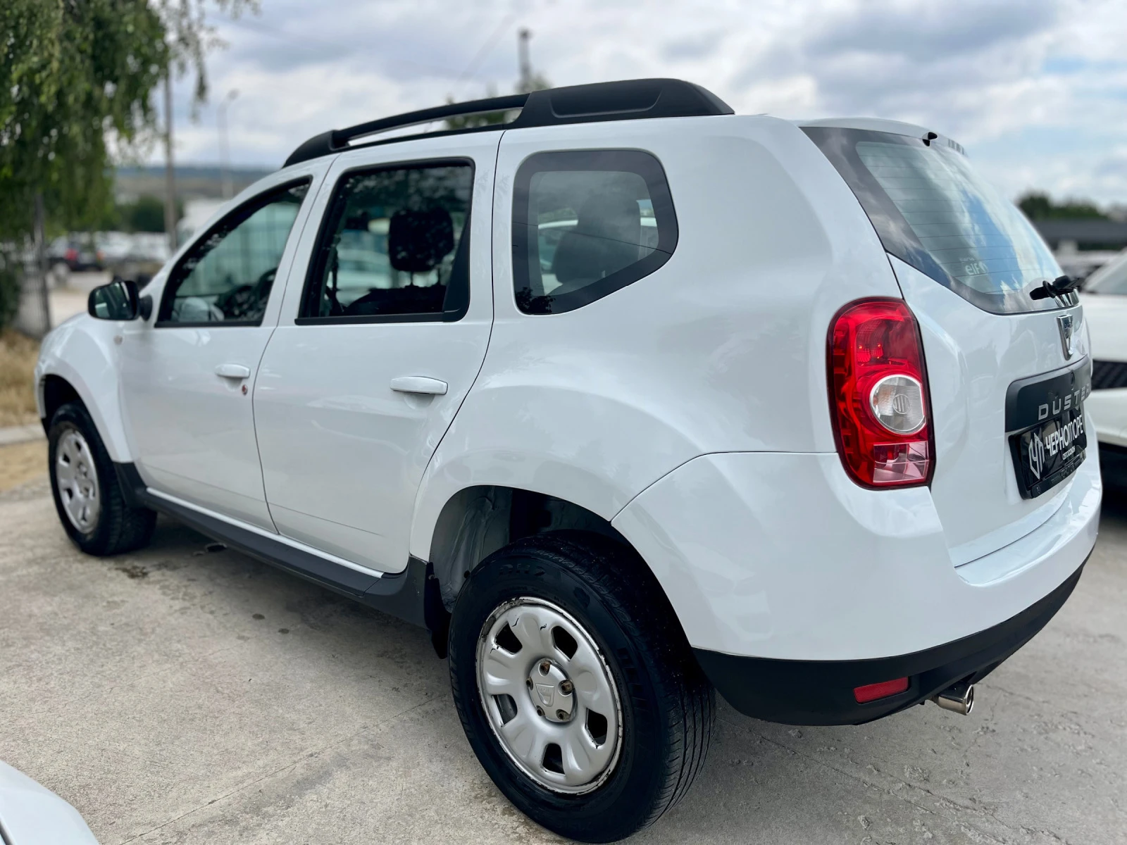 Dacia Duster 1.6i Gpl EcoGas FWD - изображение 4