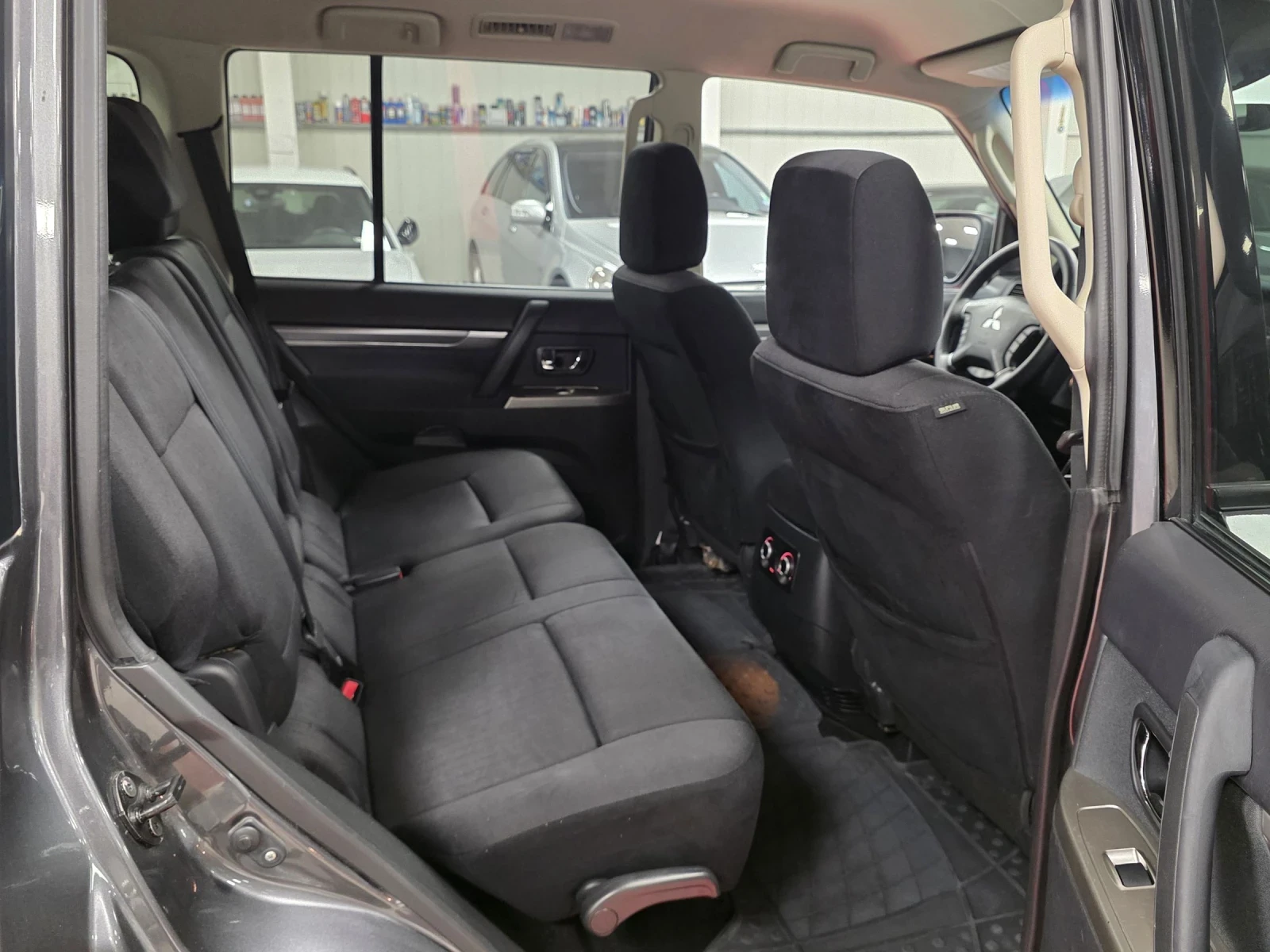 Mitsubishi Pajero Montero | 3.2D | Automatic | 127000km | Mobile.bg   15
