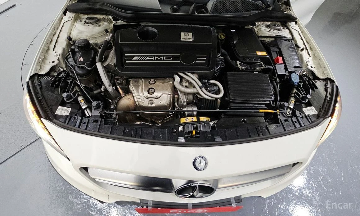 Mercedes-Benz GLA 45 AMG  - изображение 6