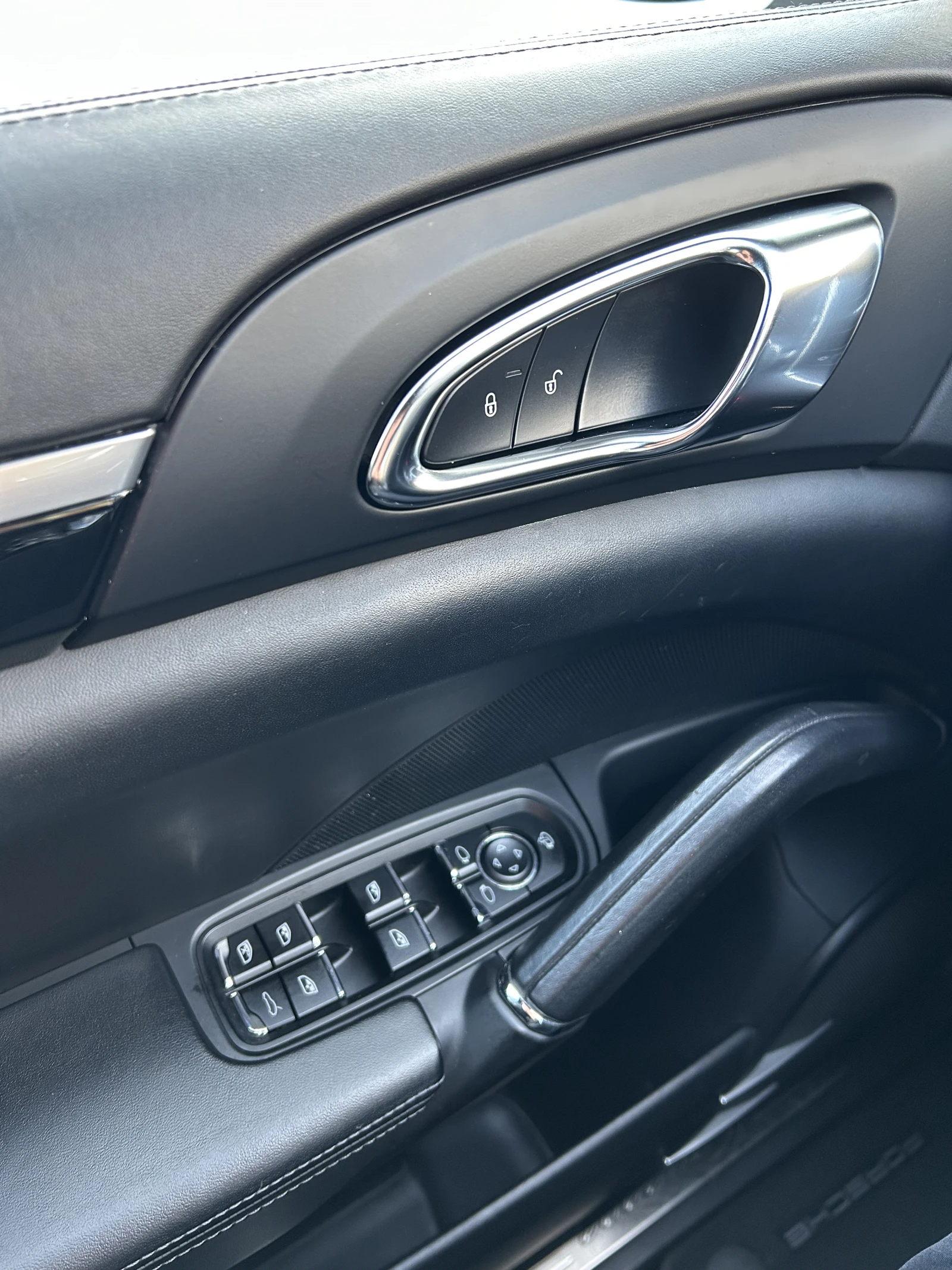 Porsche Cayenne  - изображение 10