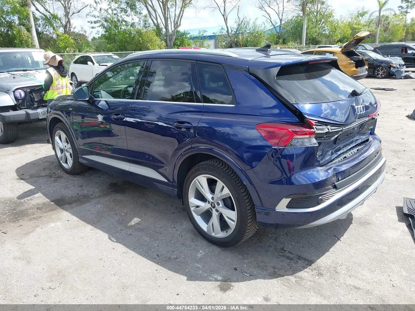 Audi Q4 E-Tron Premium Plus 50 Quattro, снимка 3 - Автомобили и джипове - 54208476