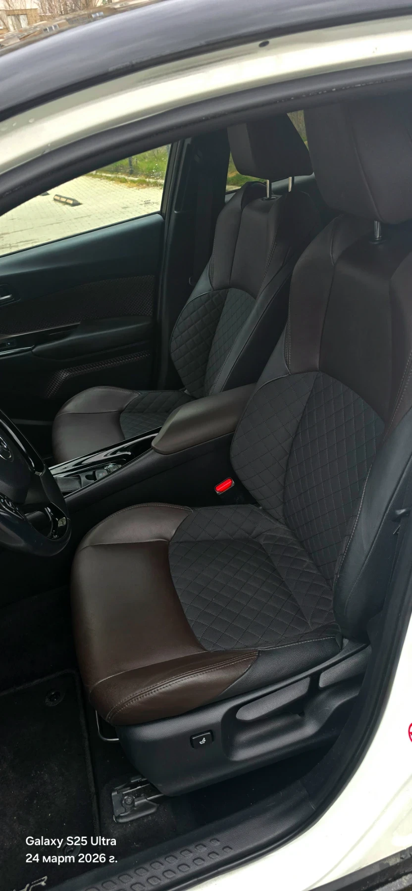 Toyota C-HR 1.8 89000km, снимка 11 - Автомобили и джипове - 54329363