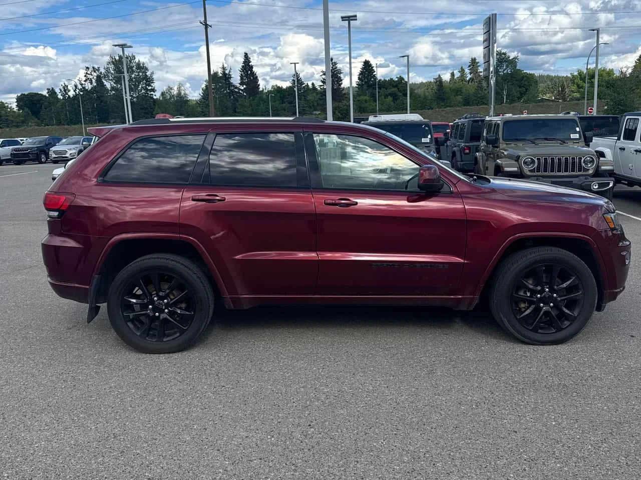 Jeep Grand cherokee * Altitude * АВТОКРЕДИТ БЕЗ ПЪРВОНАЧАЛНА ВНОСКА* , снимка 3 - Автомобили и джипове - 55230929