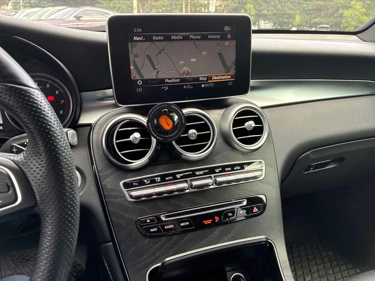 Mercedes-Benz GLC * 300 * CARFAX * ЦЕНА ДО БГ, снимка 9 - Автомобили и джипове - 55608242