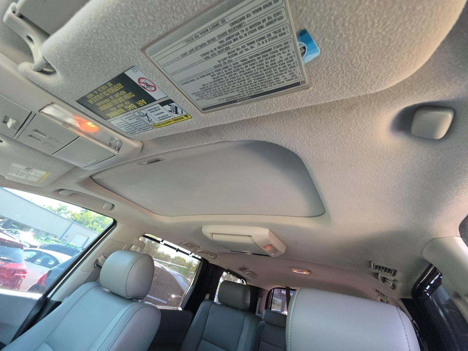Toyota Sequoia PLATINUM* 5.7 V8* 7PASS* БЕЗ РЪЖДА* КРАЙНА ЦЕНА, снимка 9 - Автомобили и джипове - 55611698
