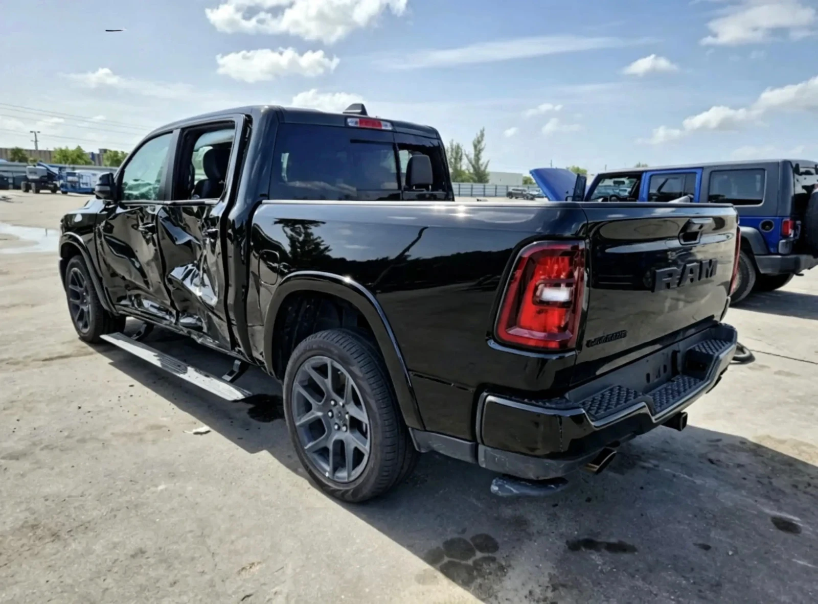 Dodge RAM 1500 LARAMIE | Black Edition | Full Екстри | На Части| , снимка 4 - Автомобили и джипове - 55846395