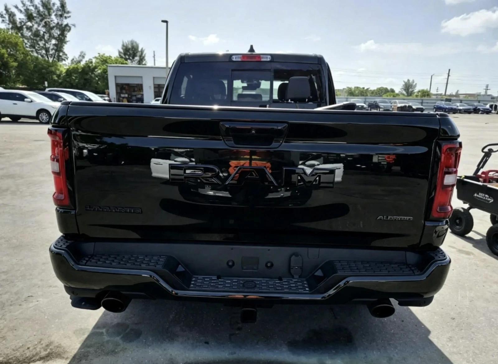 Dodge RAM 1500 LARAMIE | Black Edition | Full Екстри | На Части| , снимка 5 - Автомобили и джипове - 55846395