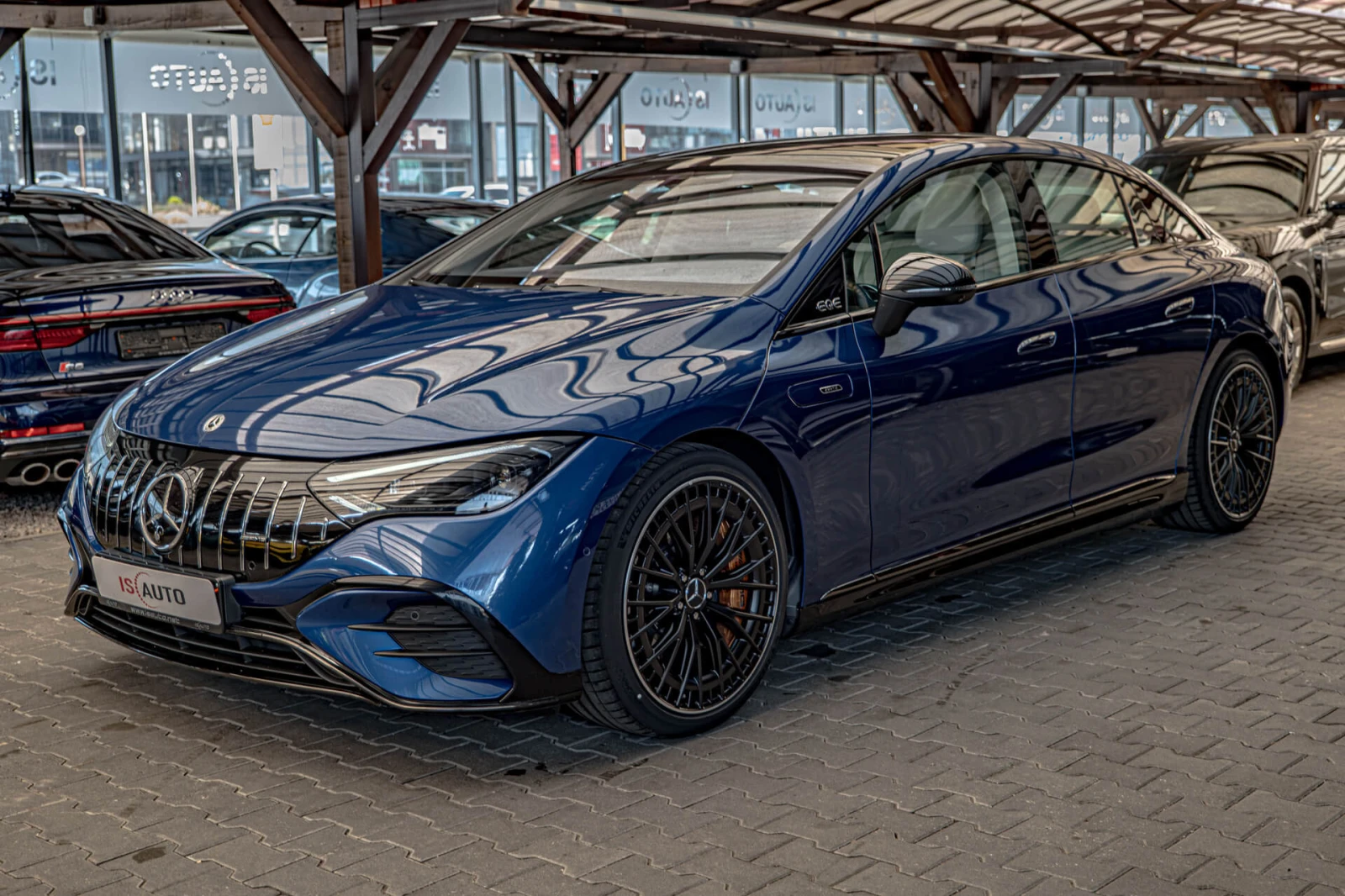 Mercedes-Benz EQE 43 AMG/4Matic/100kWh/Burmester/Обдухване/Панорама/, снимка 3 - Автомобили и джипове - 55903045