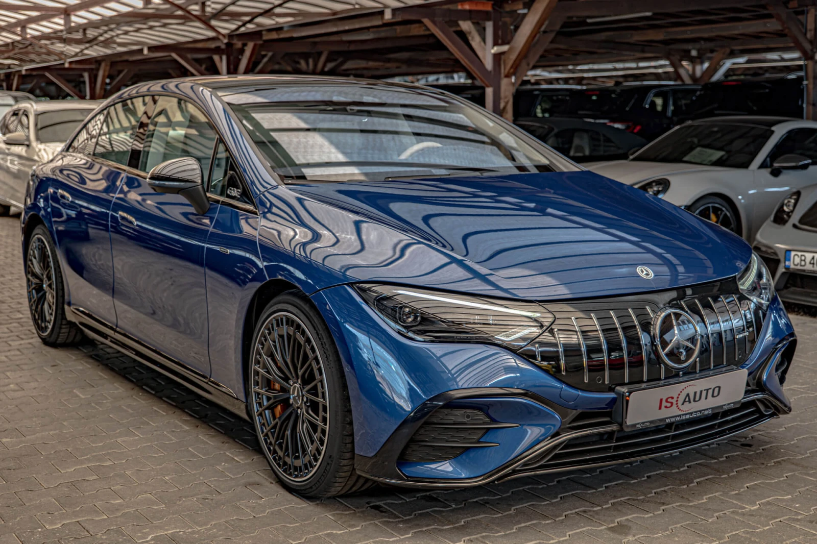 Mercedes-Benz EQE 43 AMG/4Matic/100kWh/Burmester/Обдухване/Панорама/, снимка 2 - Автомобили и джипове - 55903045