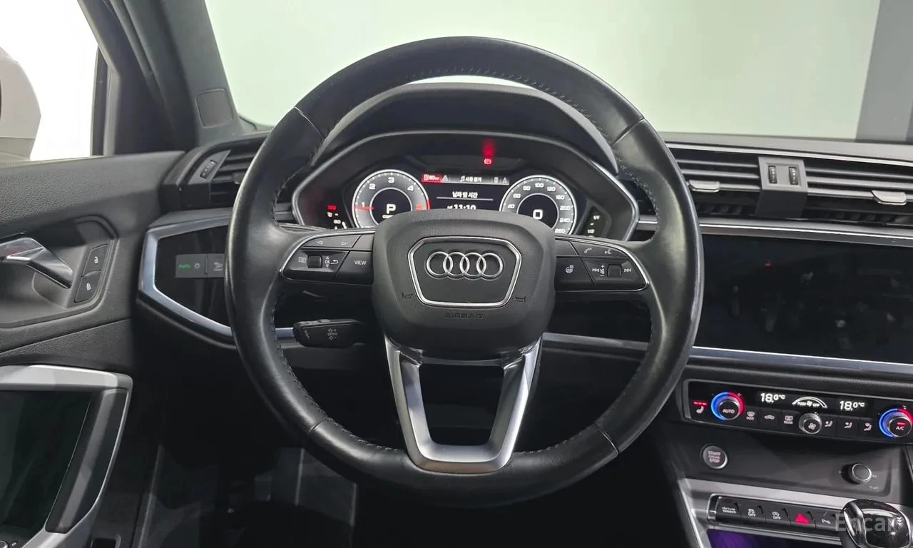 Audi Q3 * 35 TDI Premium * БЕЗ ПЪРВОНАЧАЛНА ВНОСКА, снимка 13 - Автомобили и джипове - 56126178