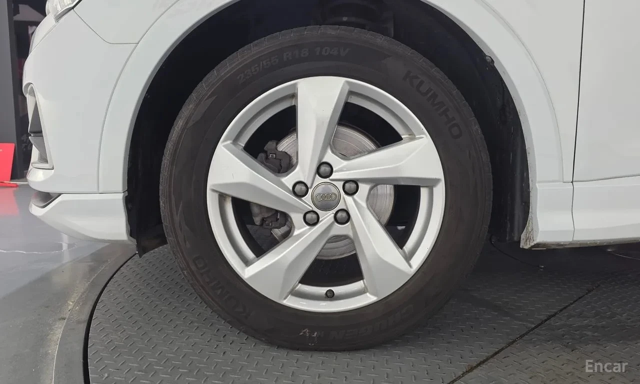 Audi Q3 * 35 TDI Premium * БЕЗ ПЪРВОНАЧАЛНА ВНОСКА, снимка 5 - Автомобили и джипове - 56126178