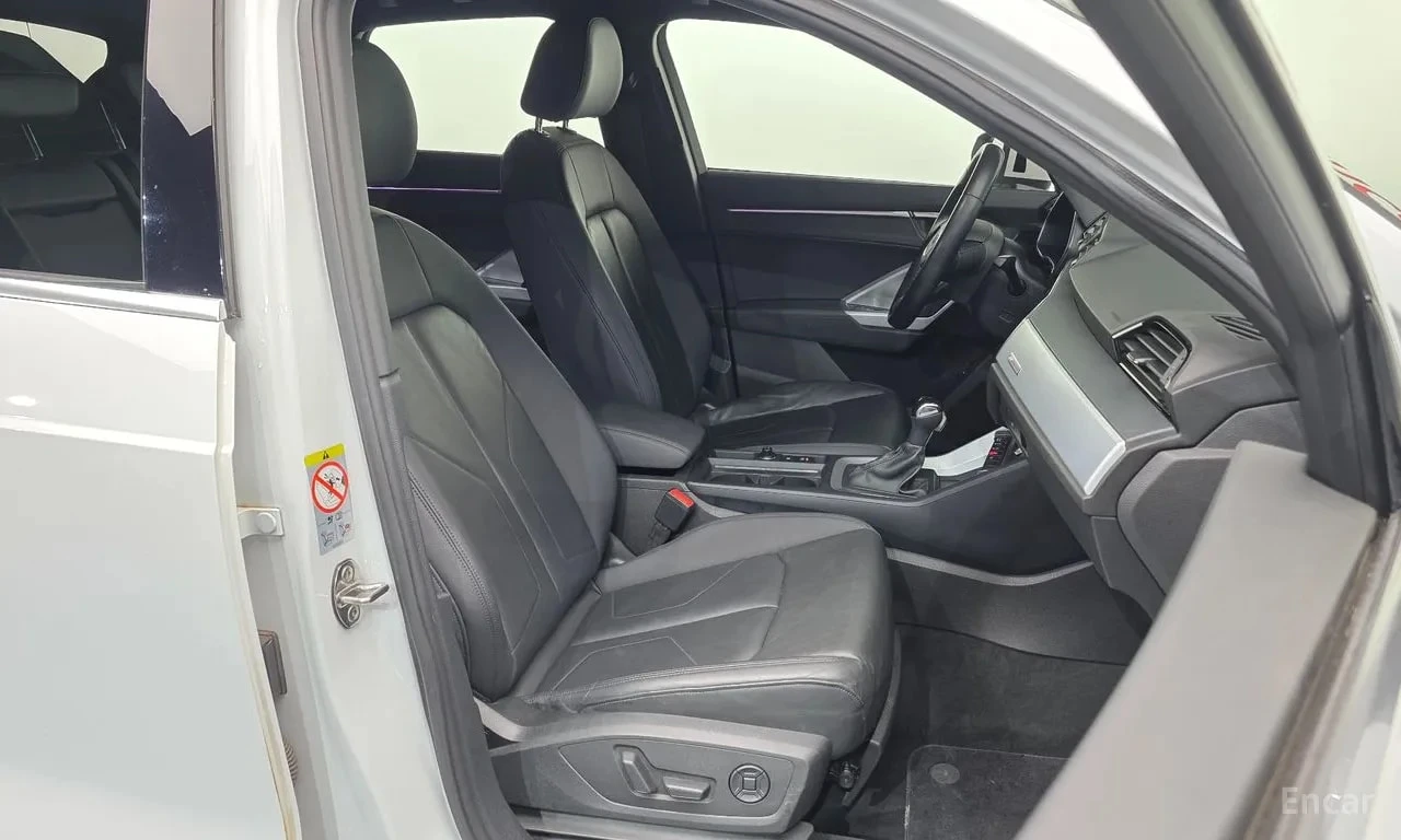 Audi Q3 * 35 TDI Premium * БЕЗ ПЪРВОНАЧАЛНА ВНОСКА, снимка 11 - Автомобили и джипове - 56126178