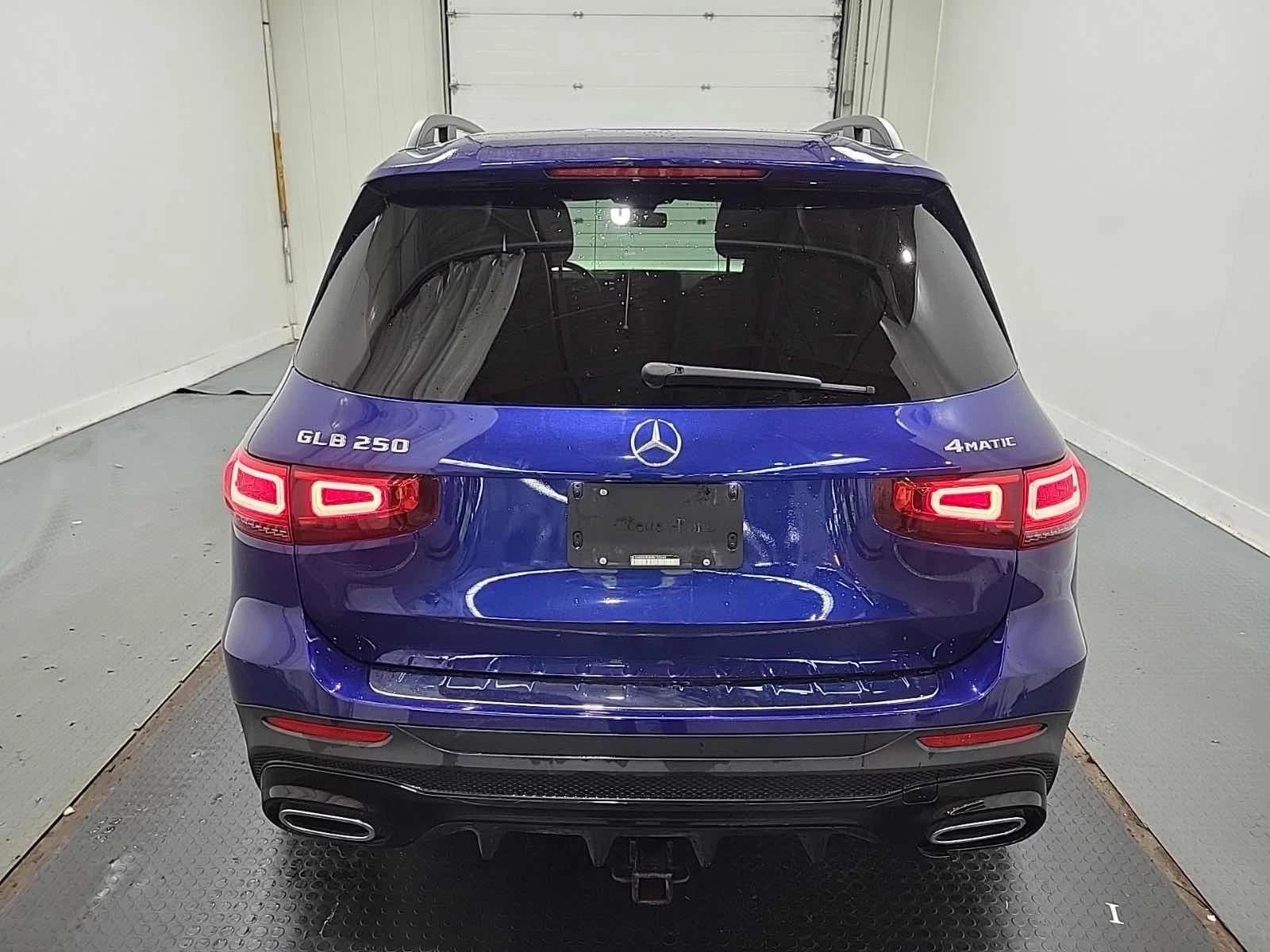 Mercedes-Benz GLB Distronic / 360 / Burmester / Carfax, снимка 4 - Автомобили и джипове - 56151057