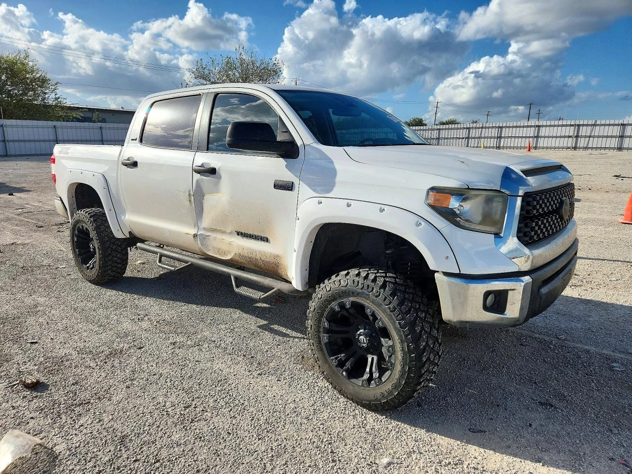 Toyota Tundra, снимка 4 - Автомобили и джипове - 56639830