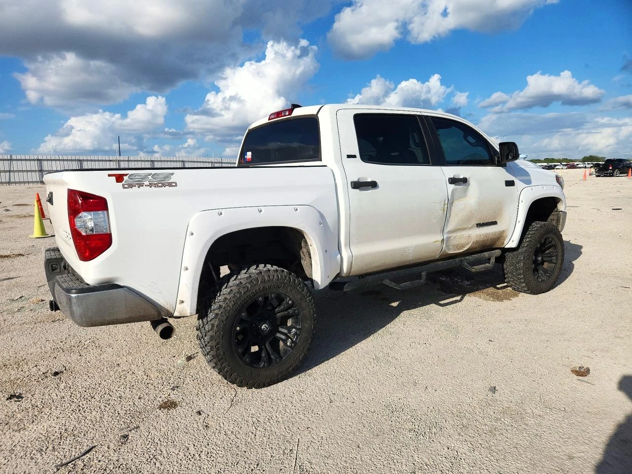 Toyota Tundra, снимка 3 - Автомобили и джипове - 56639830