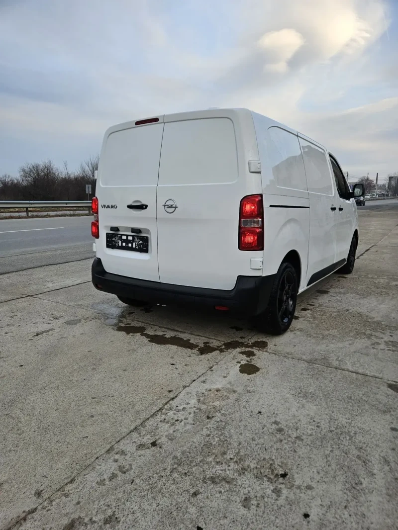 Opel Vivaro 65 хил км РЕАЛНИ, снимка 4 - Бусове и автобуси - 49132215