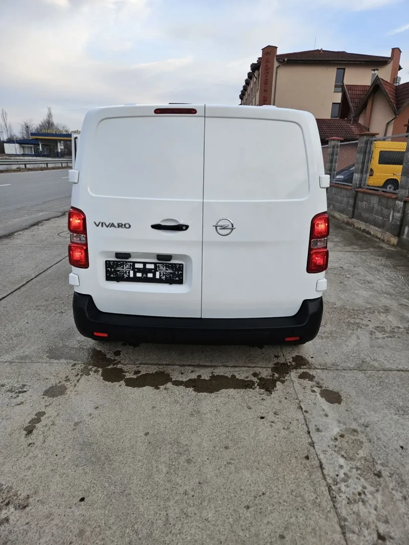 Opel Vivaro 65 хил км РЕАЛНИ, снимка 3 - Бусове и автобуси - 49132215