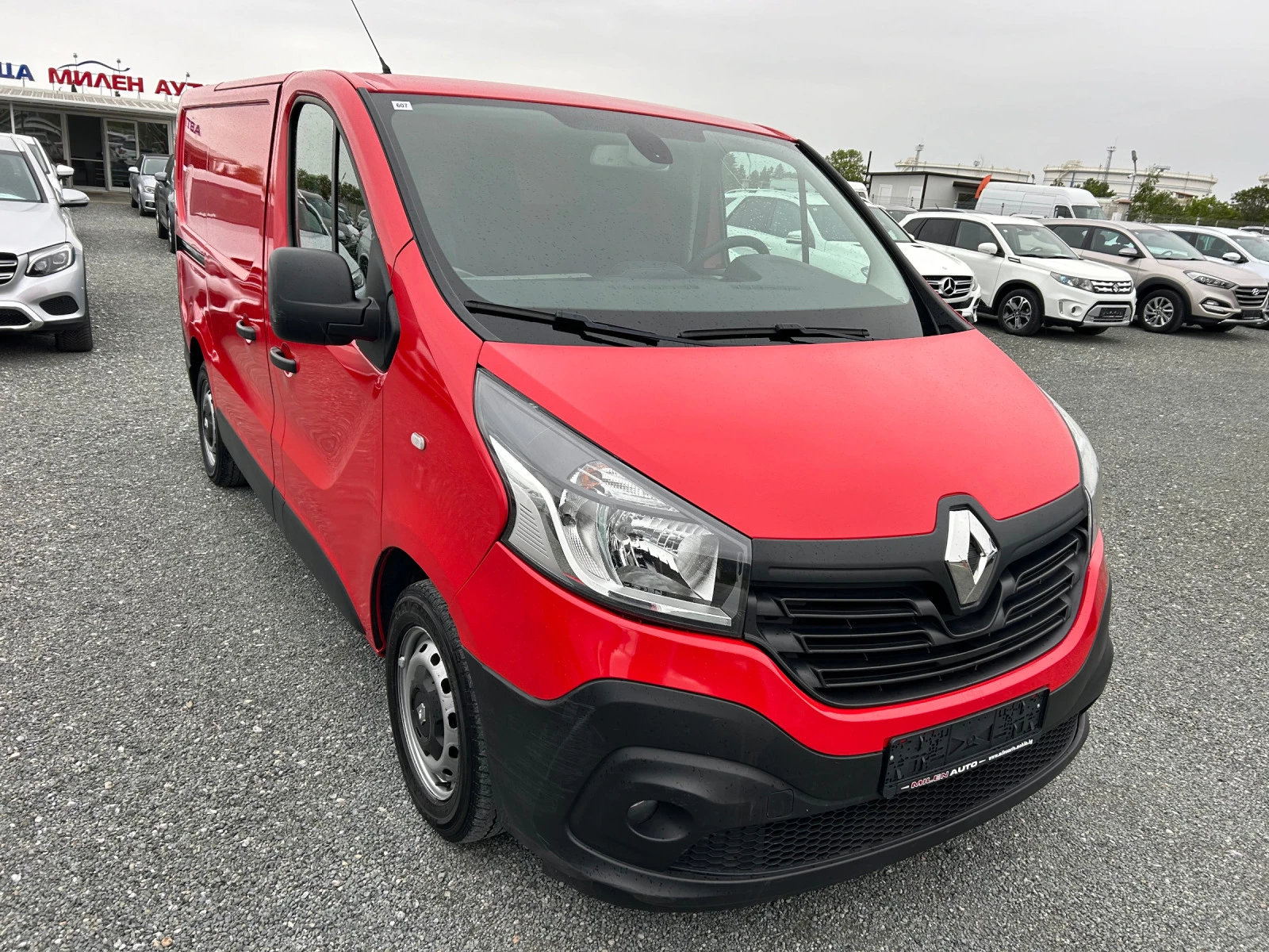 Renault Trafic (KATO НОВА) - изображение 3