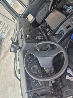 Iveco Trakker Камион с кран, снимка 15