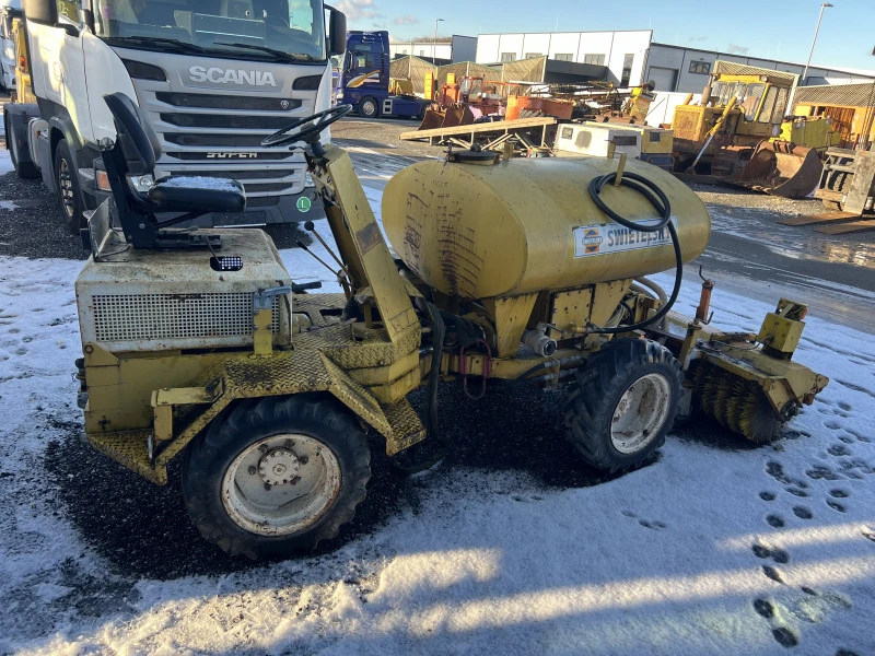 Машини за асфалт Mercedes Benz Четка с Водоноска, 4х4, Внос, , , снимка 16 - Индустриална техника - 43960285