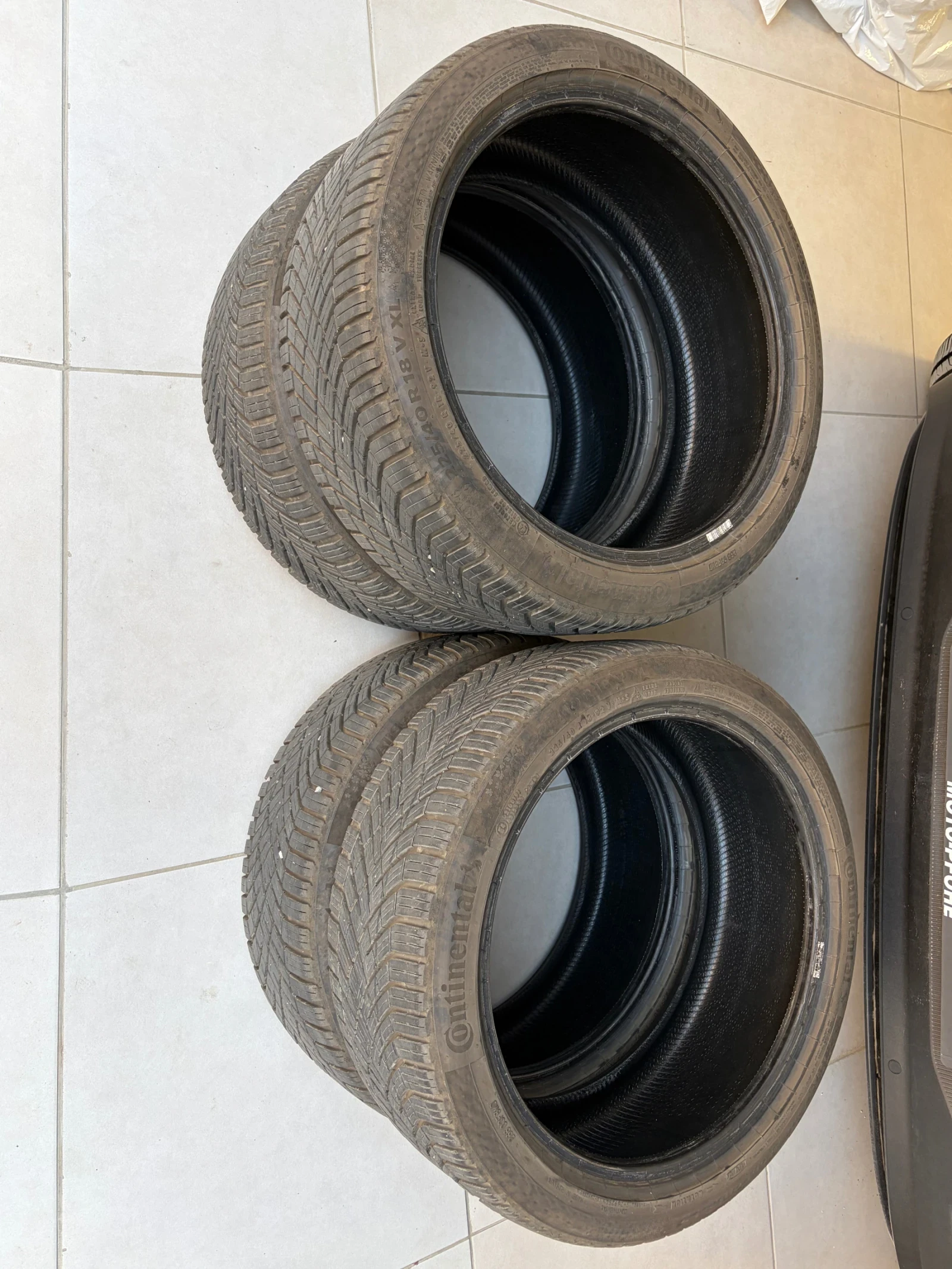 Гуми Всесезонни 225/40R18, снимка 6 - Гуми и джанти - 55241743