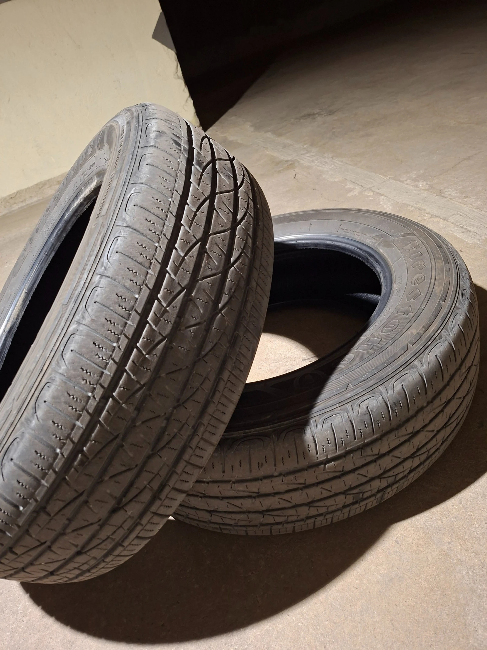 Гуми Всесезонни 225/65R17, снимка 3 - Гуми и джанти - 56701028