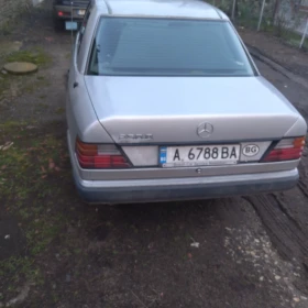 Mercedes-Benz 124, снимка 1