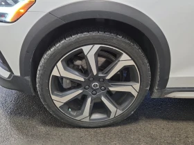 Volvo V60 Cross Country * ULTIMATE * CARFAX /360/NAVI/PANO/DIS, снимка 6