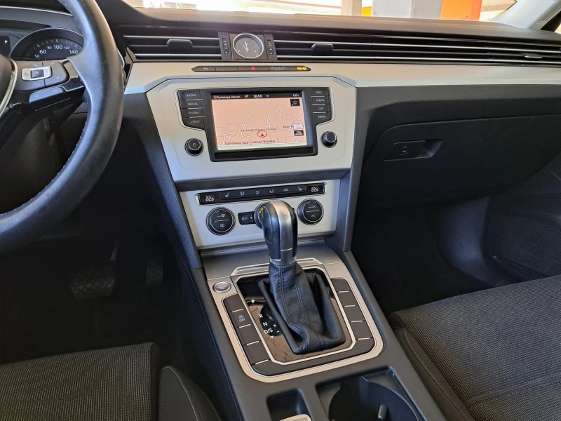 VW Passat Comfortline 2.0TDI BMT, снимка 5 - Автомобили и джипове - 44751998