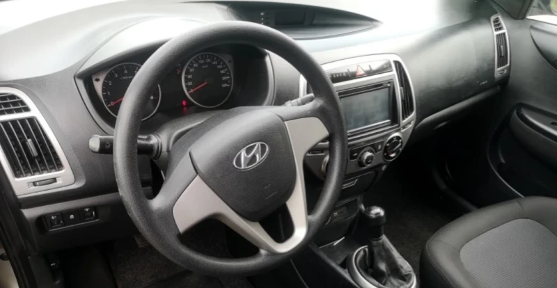 Hyundai I20, снимка 4 - Автомобили и джипове - 46939396