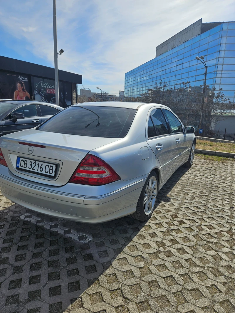 Mercedes-Benz C 220, снимка 5 - Автомобили и джипове - 49421981